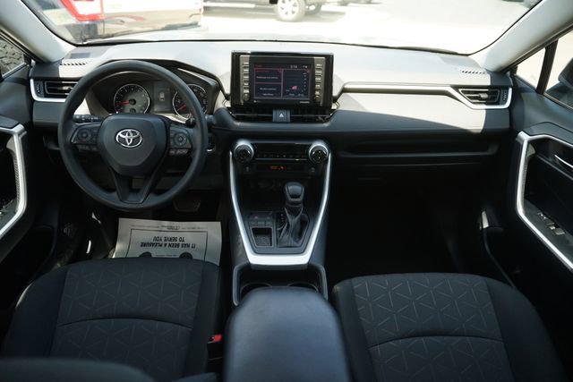 Used 2020 Toyota RAV4 XLE FWD image 20