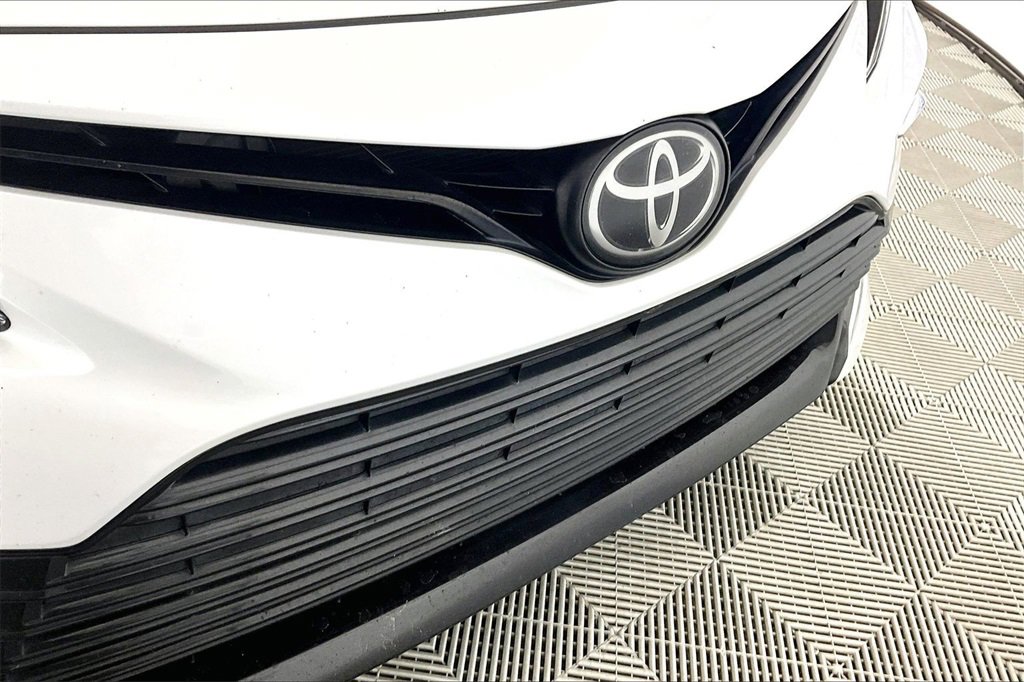 Used 2021 Toyota Camry XLE image 23