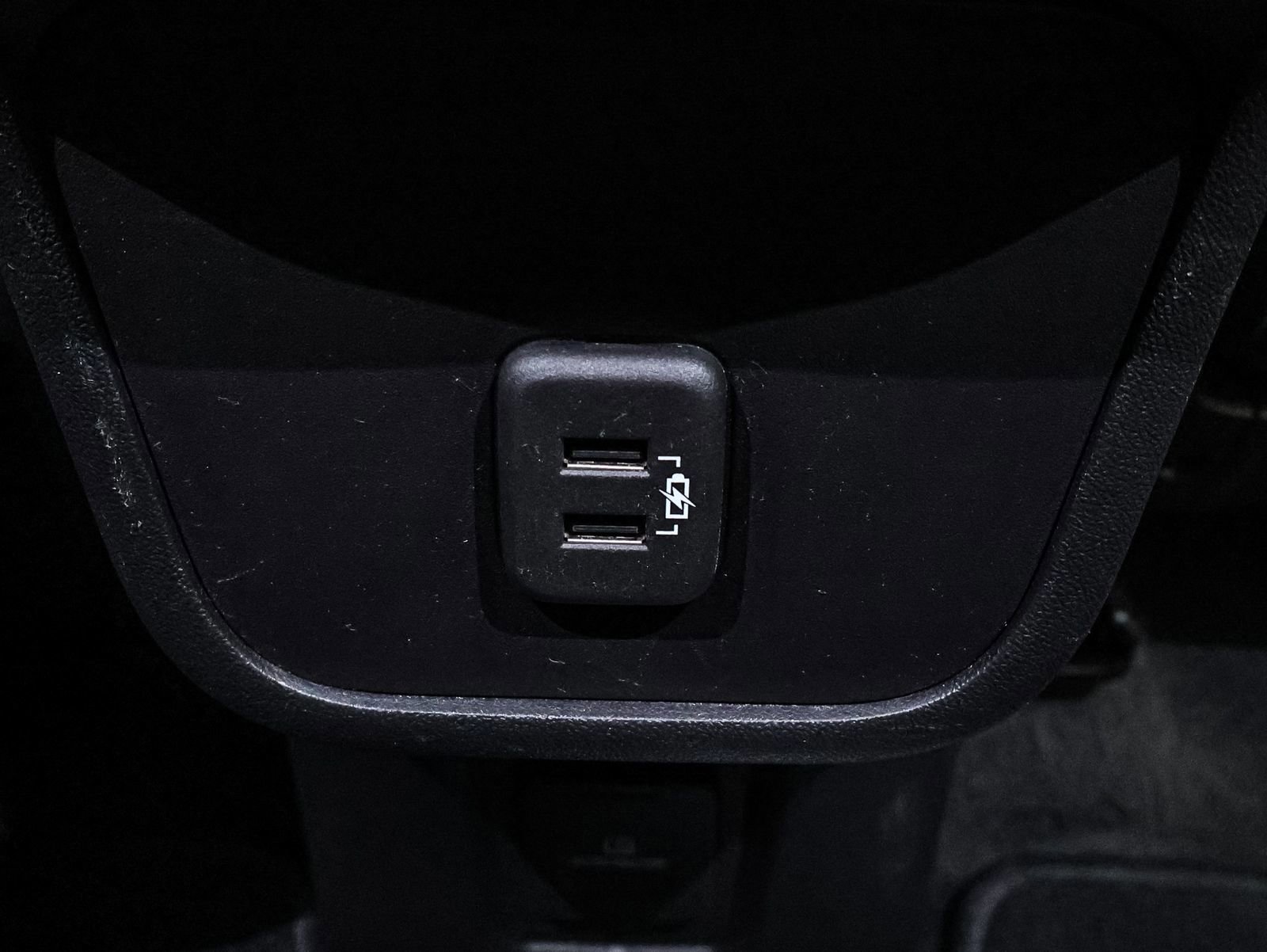 Used 2024 GMC Terrain SLT image 25