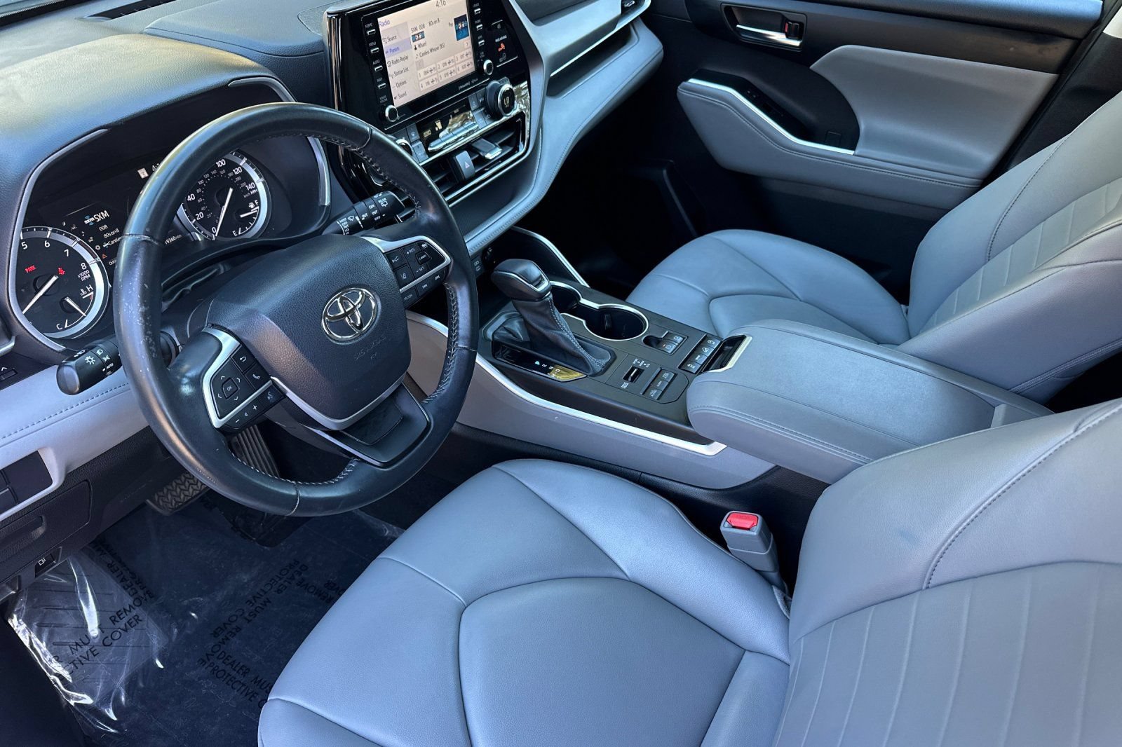 Used 2022 Toyota Highlander XLE AWD/4WD image 10