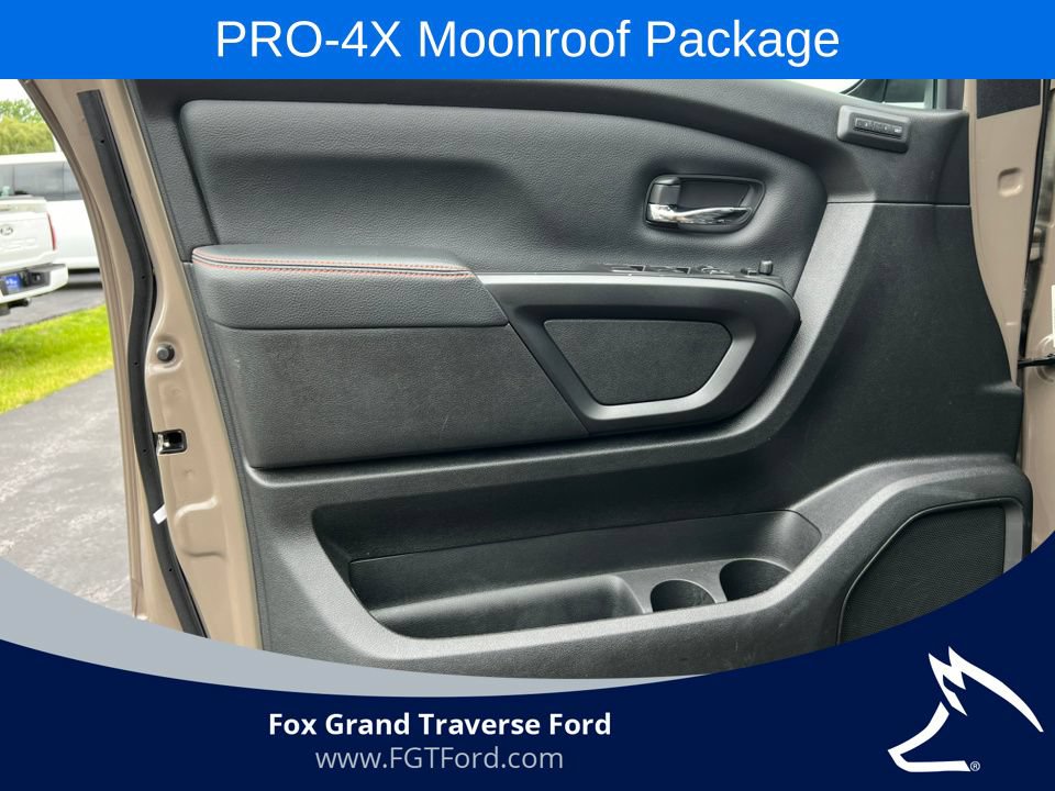 Used 2022 Nissan Titan PRO-4X w/ Pro-4x Convenience Package AWD/4WD image 16