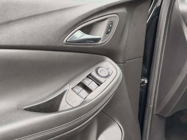 Used 2024 Buick Encore GX Sport Touring FWD image 17