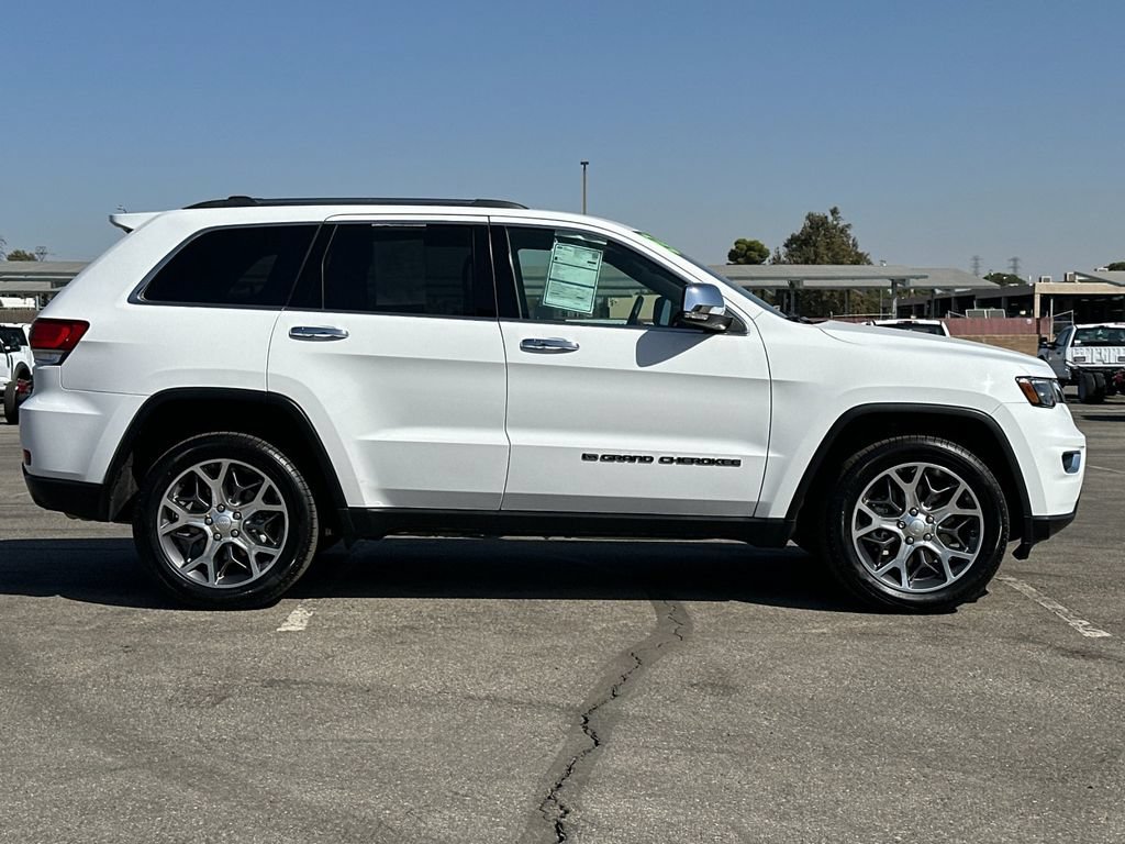 Used 2022 Jeep Grand Cherokee Limited w/ Tech Group AWD/4WD image 2