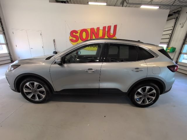 Certified 2023 Ford Escape Platinum AWD/4WD image 2