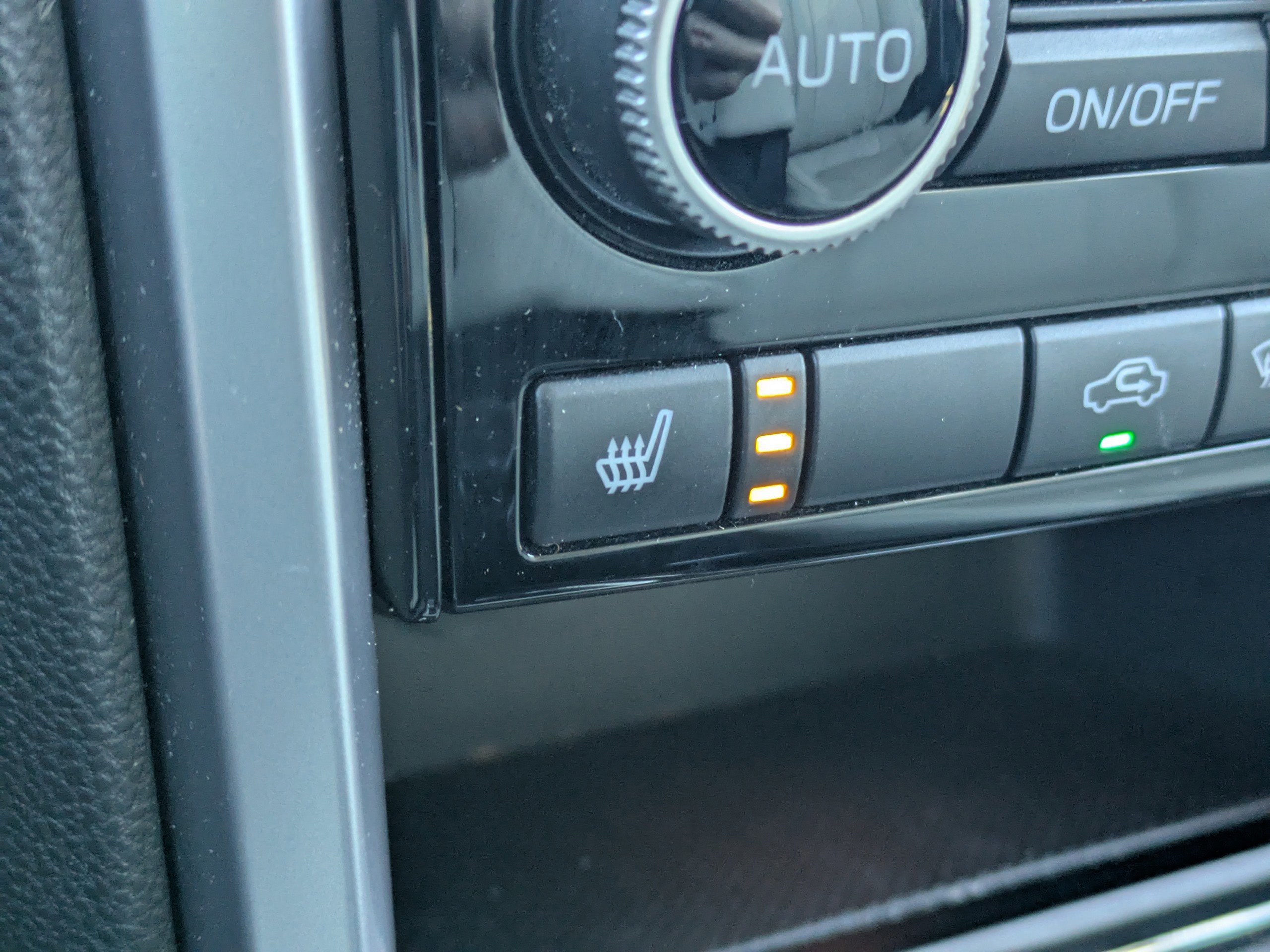 Used 2022 Subaru Ascent Limited image 24