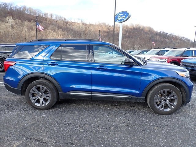 Certified 2022 Ford Explorer XLT w/ Equipment Group 202A image 2