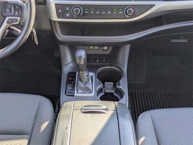 Used 2017 Toyota Highlander LE image 19