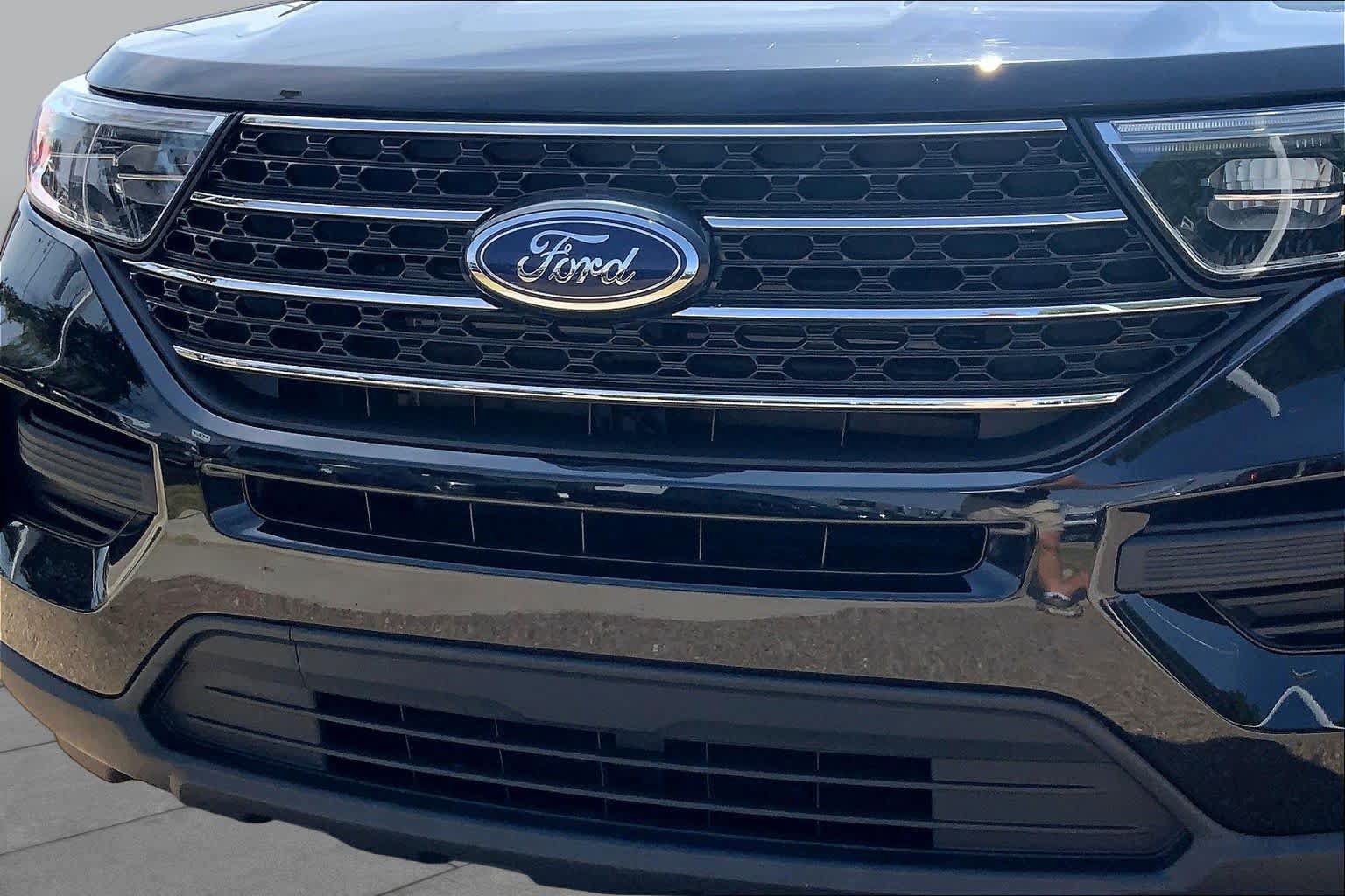 Certified 2023 Ford Explorer XLT AWD/4WD image 30