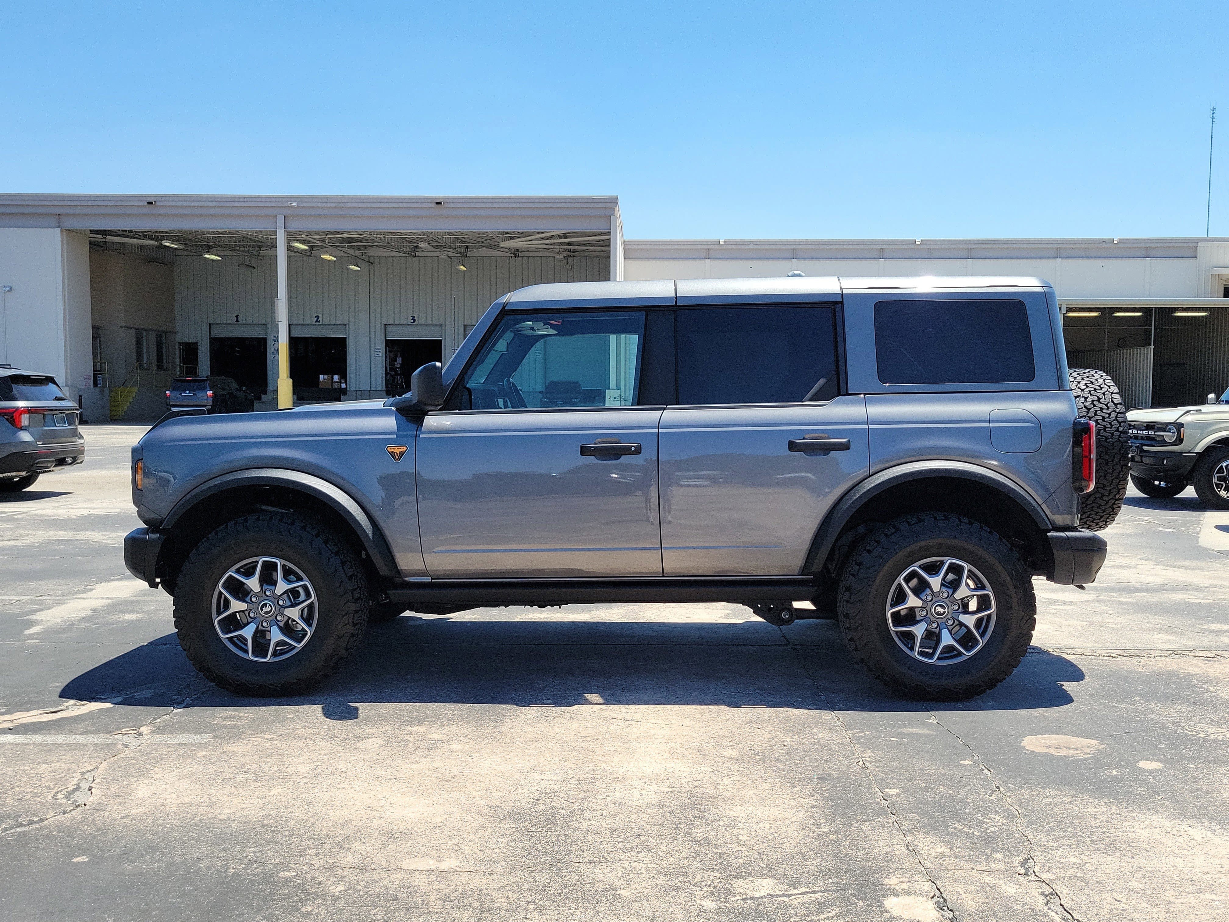 Certified 2025 Ford Bronco Badlands AWD/4WD image 7