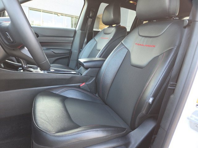 Used 2025 Jeep Compass Trailhawk AWD/4WD image 26