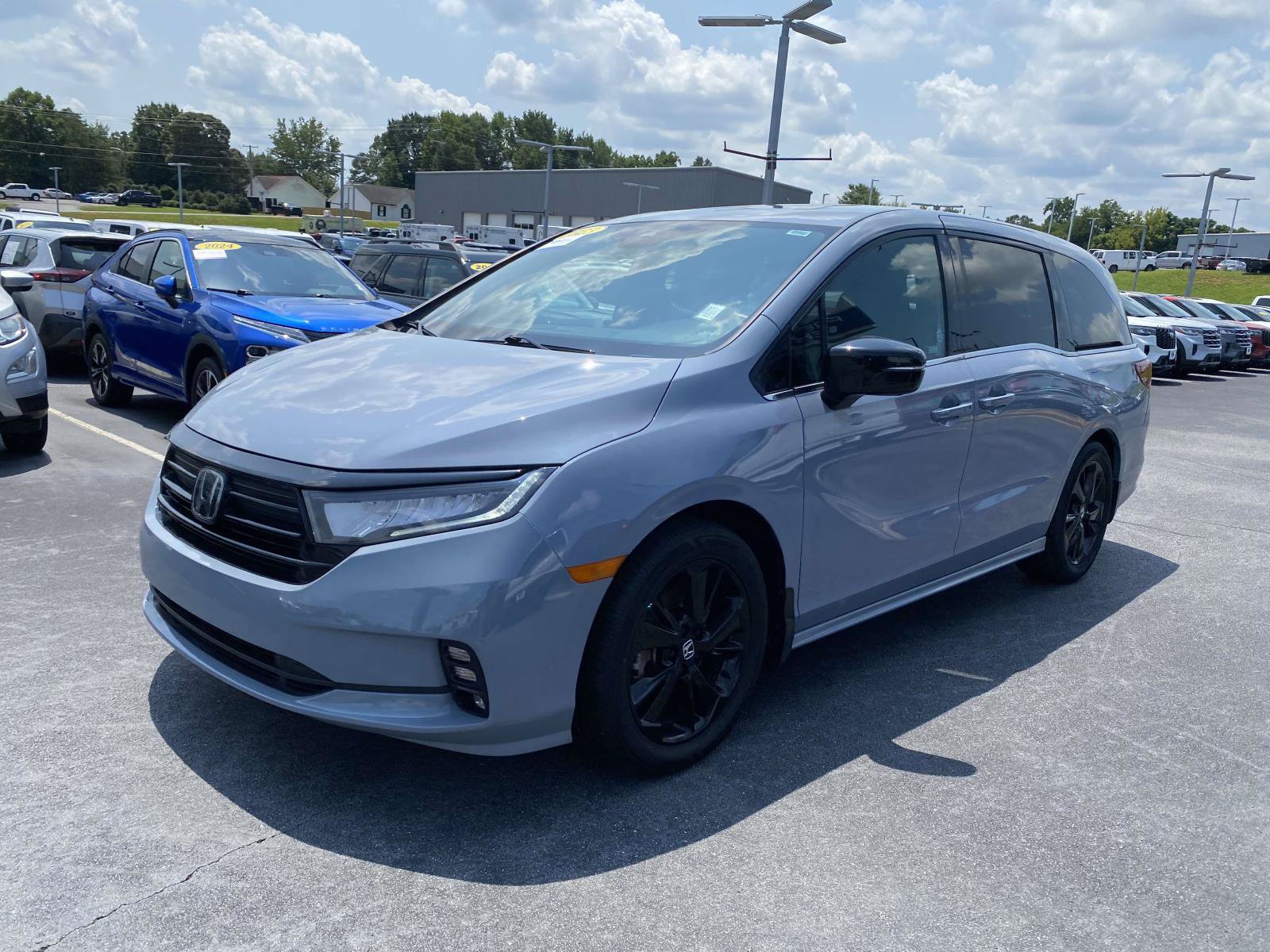 Used 2023 Honda Odyssey Sport image 3