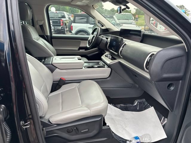 Certified 2025 Ford Expedition Active AWD/4WD image 46