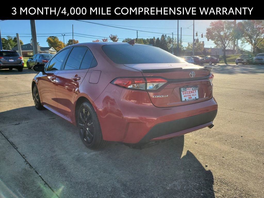 Used 2021 Toyota Corolla LE image 3