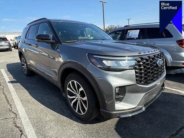 Certified 2025 Ford Explorer ST-Line image 1