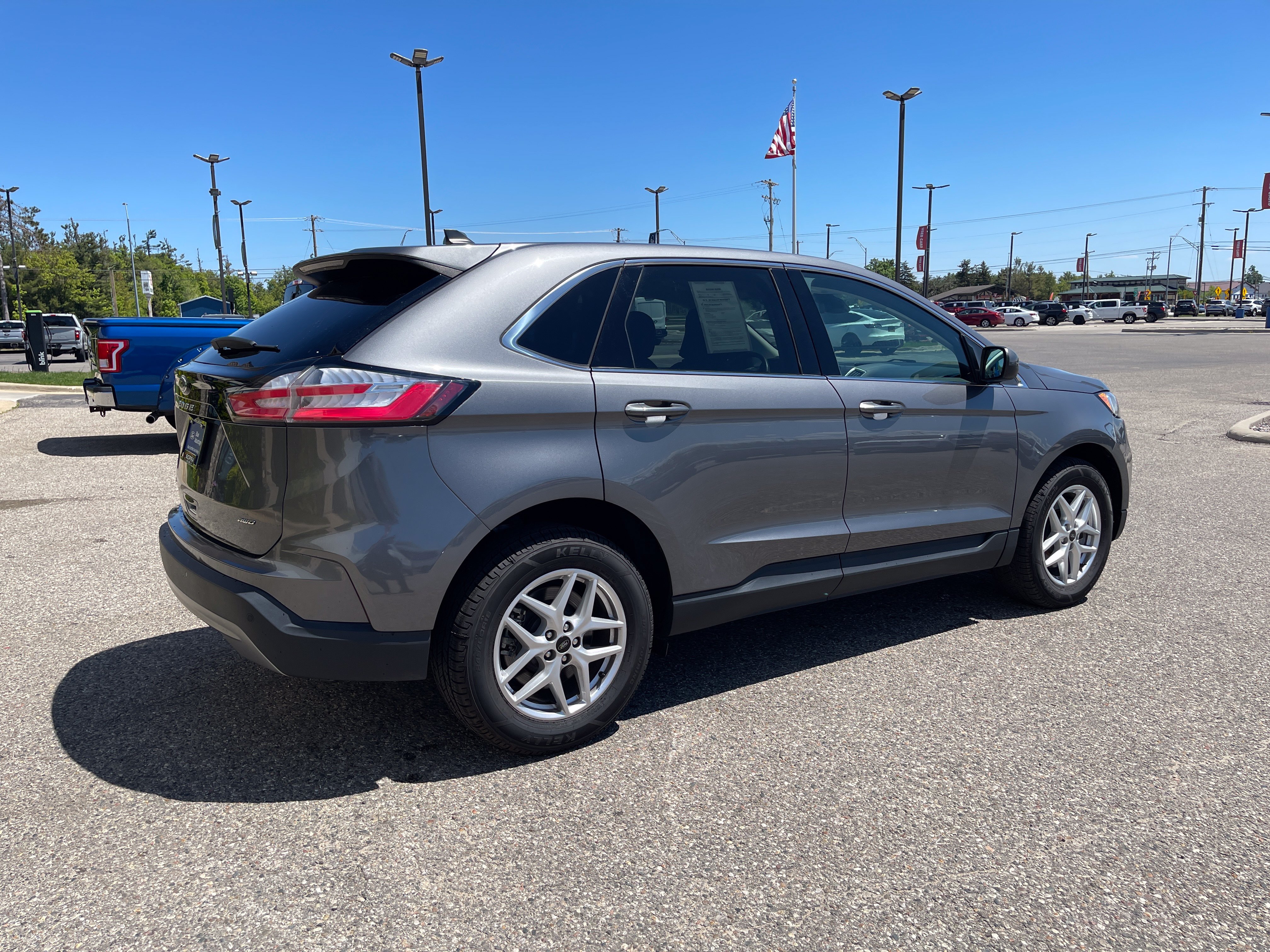 Certified 2024 Ford Edge SEL AWD/4WD image 3