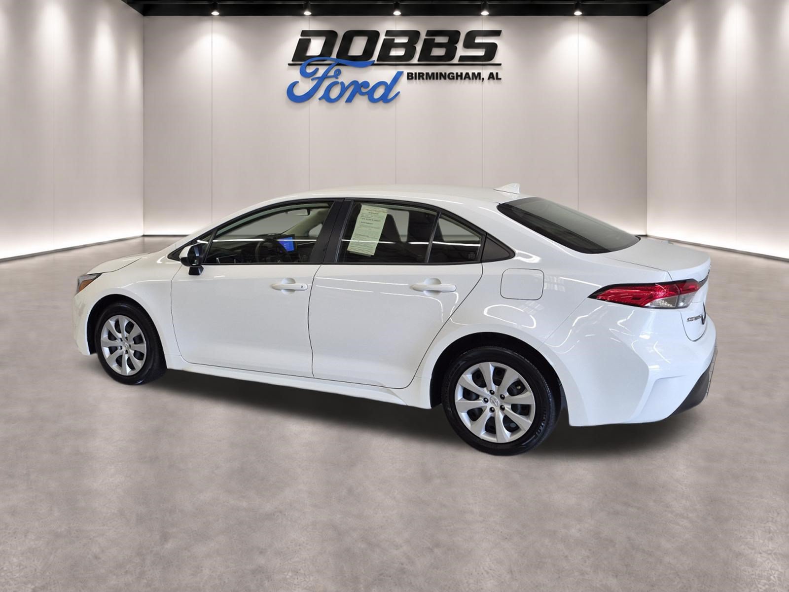 Used 2025 Toyota Corolla LE FWD image 5