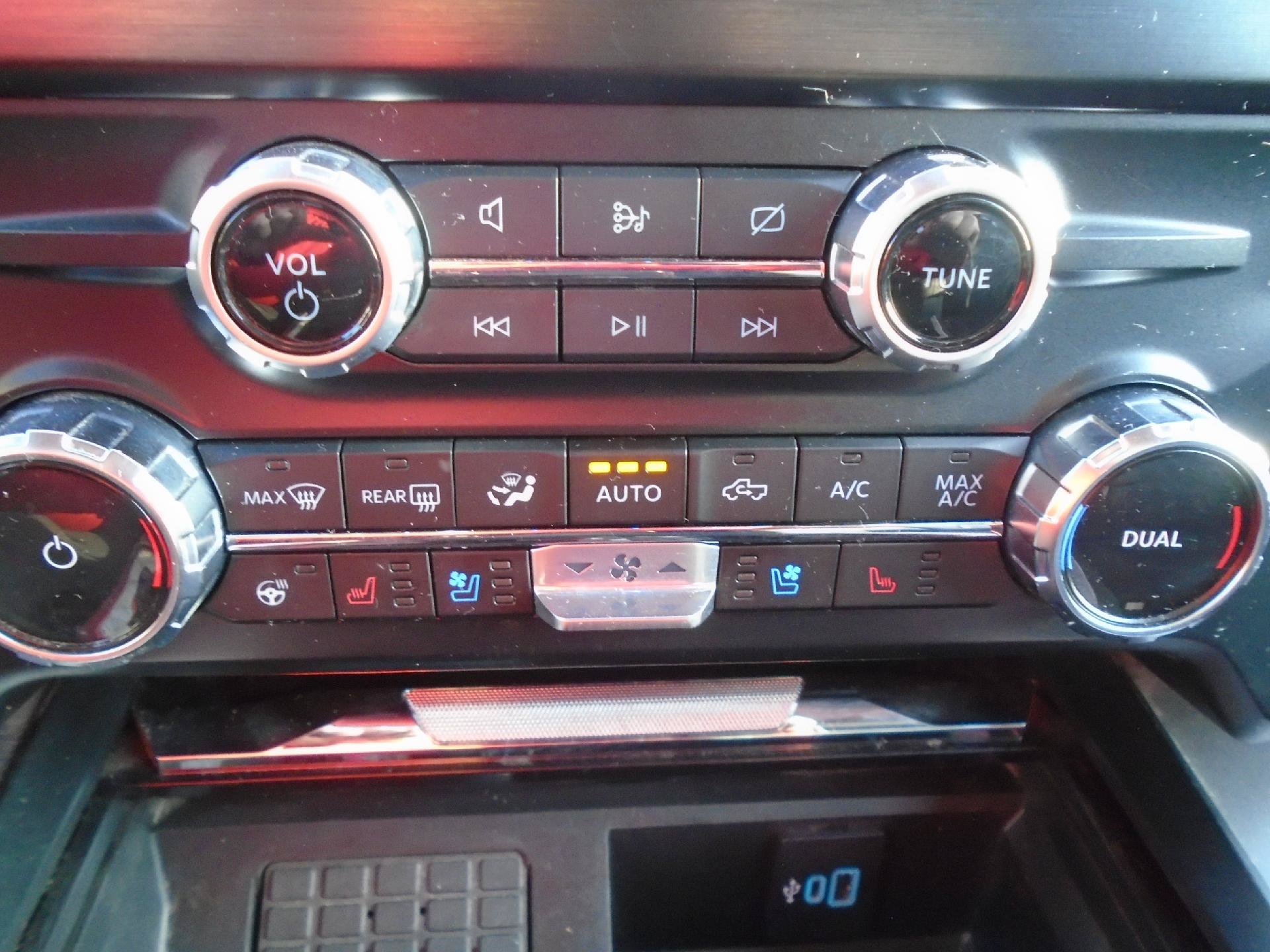 Certified 2023 Ford F350 Lariat w/ Lariat Ultimate Package AWD/4WD image 19