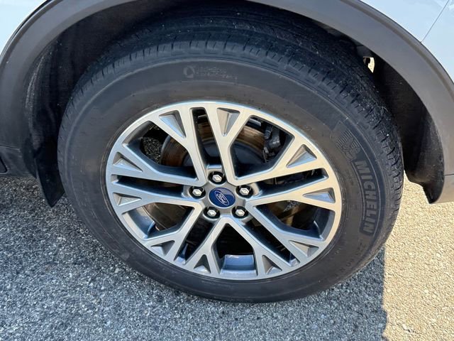 Certified 2022 Ford Escape SEL image 5