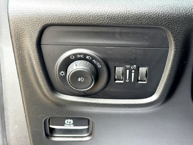 Used 2022 Jeep Grand Cherokee L Overland w/ Advanced Protech Group III AWD/4WD image 15