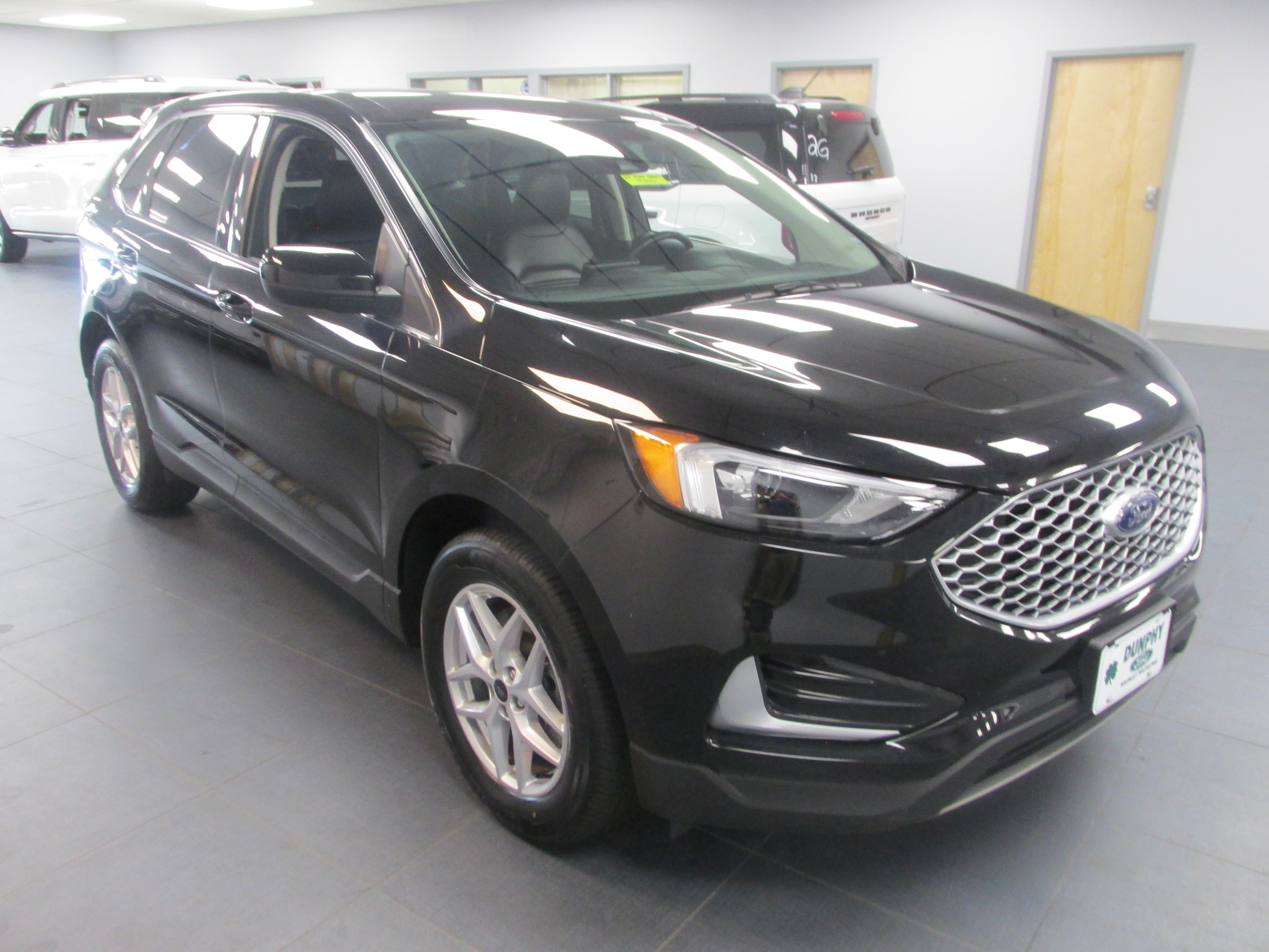 Certified 2024 Ford Edge SEL AWD/4WD image 3