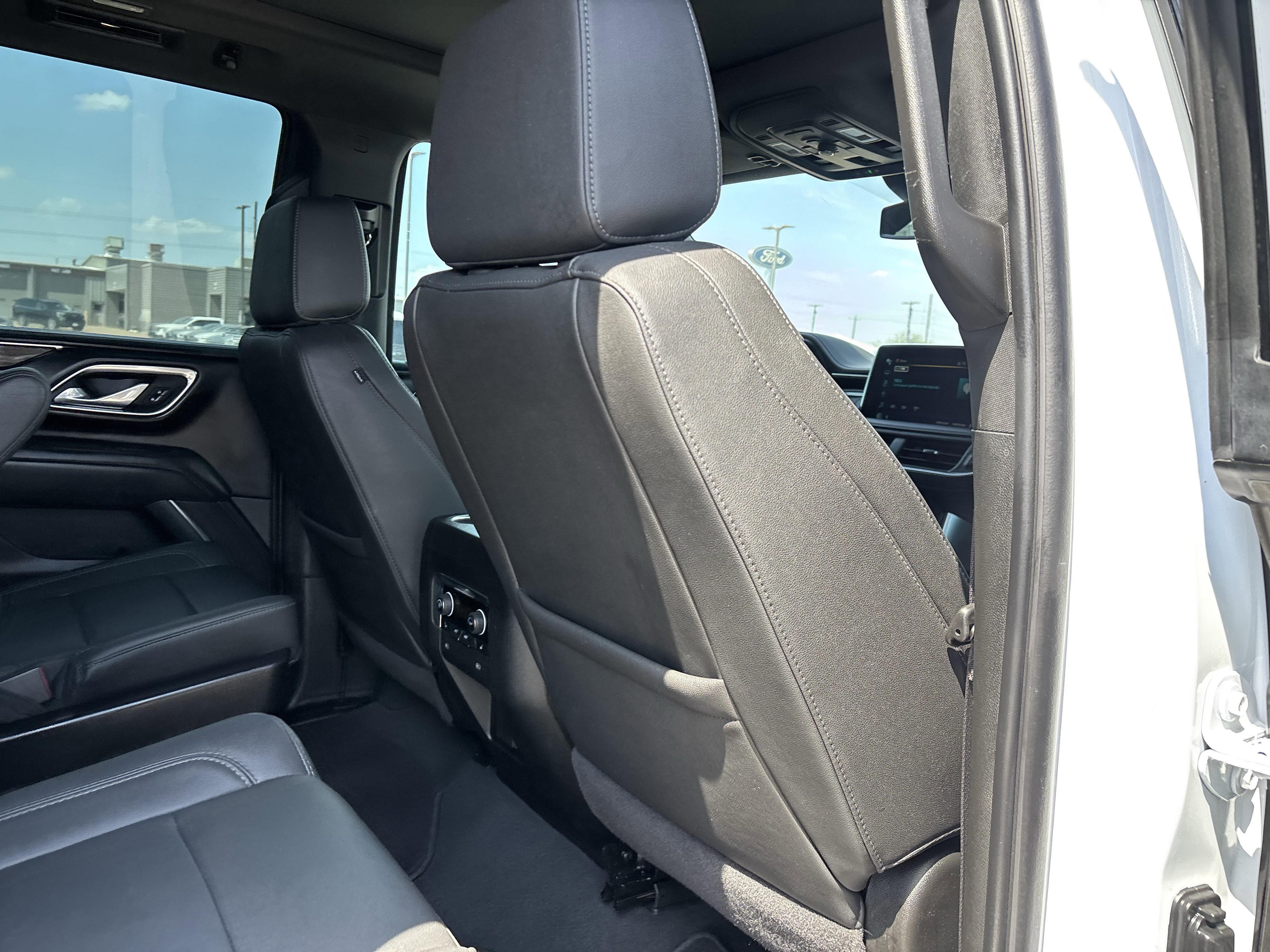 Used 2024 Chevrolet Tahoe Z71 w/ Luxury Package image 24