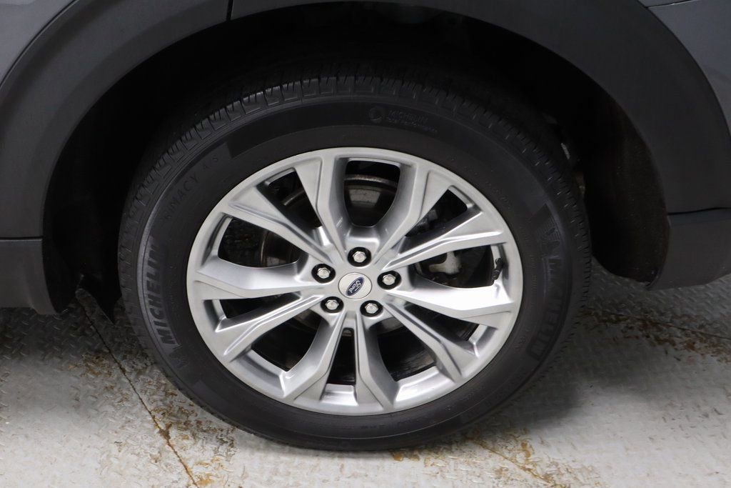 Certified 2023 Ford Explorer XLT w/ Equipment Group 202A image 13