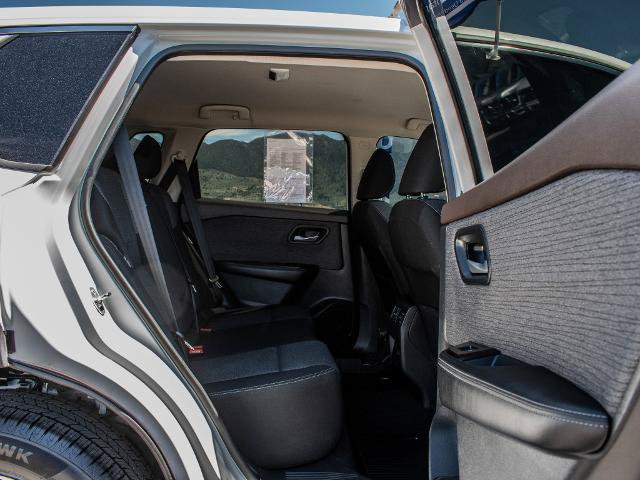 Used 2021 Nissan Rogue SV FWD image 24