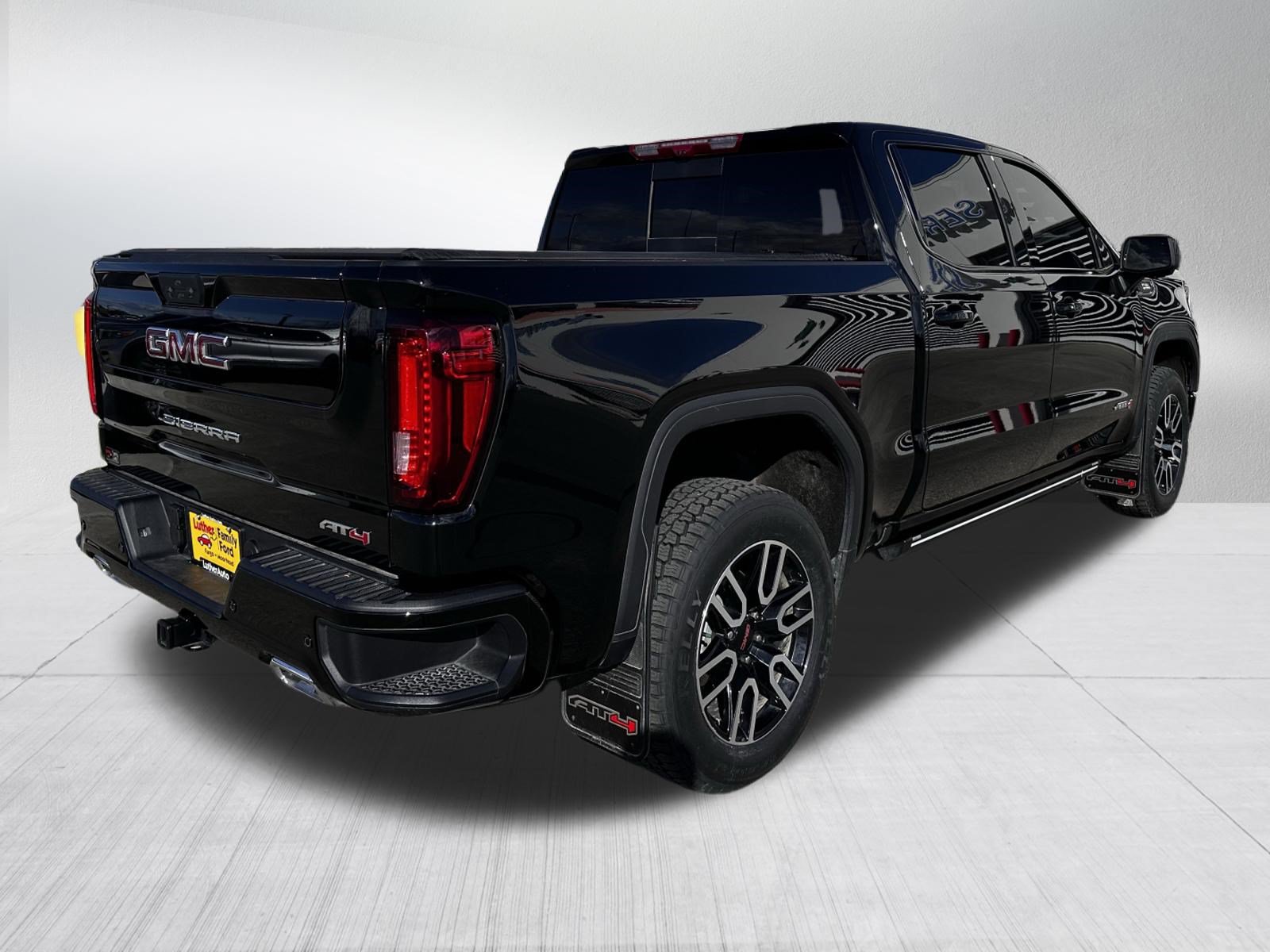 Used 2026 GMC Sierra 1500 AT4 w/ AT4 Premium Package AWD/4WD image 7