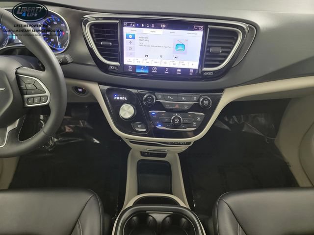 Used 2024 Chrysler Pacifica Touring-L FWD image 21
