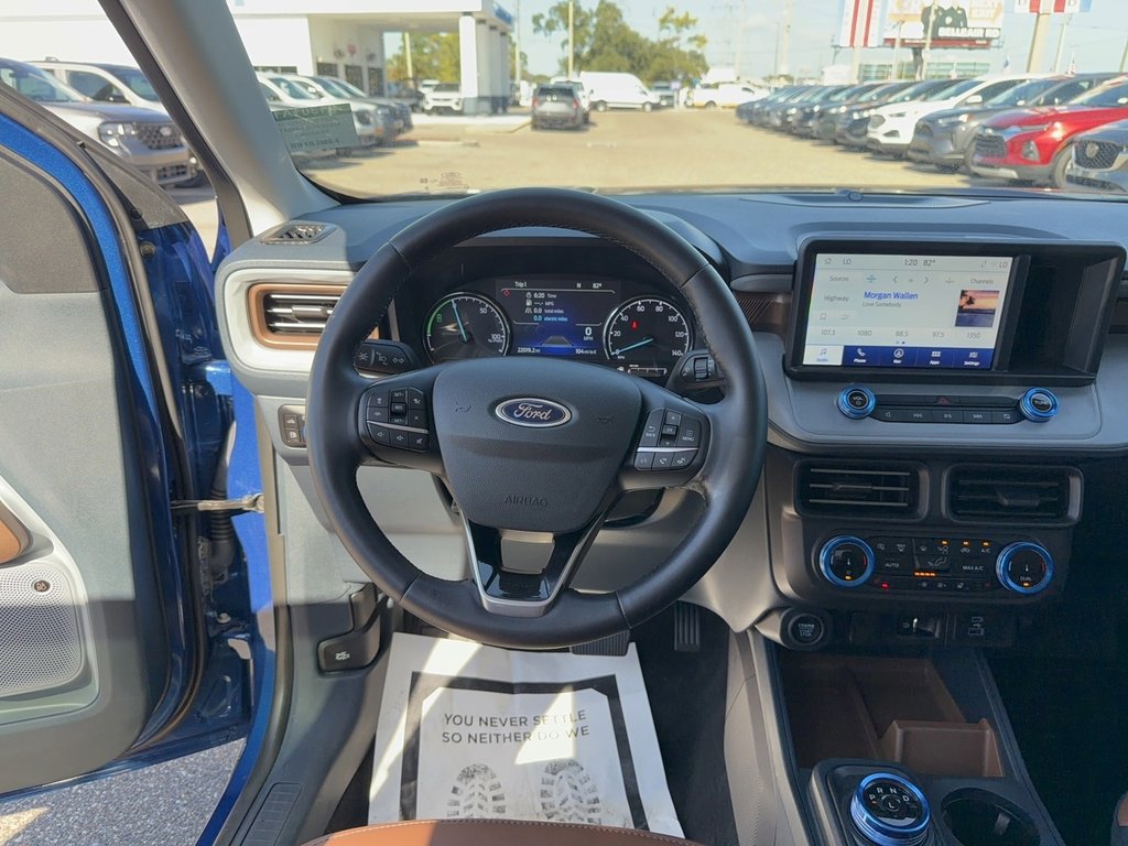 Certified 2023 Ford Maverick Lariat w/ Lariat Luxury Package image 32