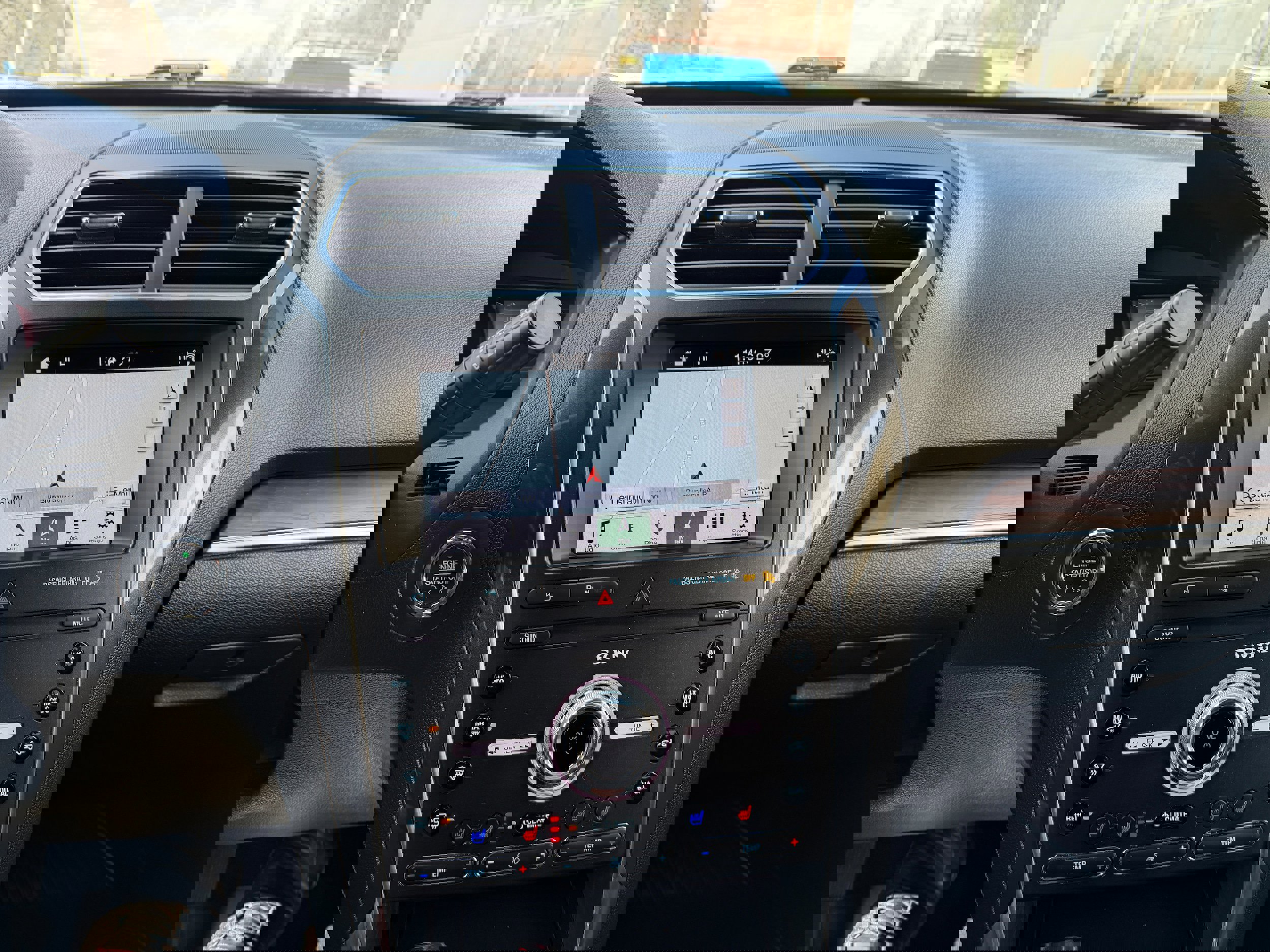 Certified 2019 Ford Explorer Limited w/ Class III Trailer Tow Package image 28