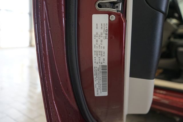 Used 2017 Chrysler Pacifica Touring-L image 19