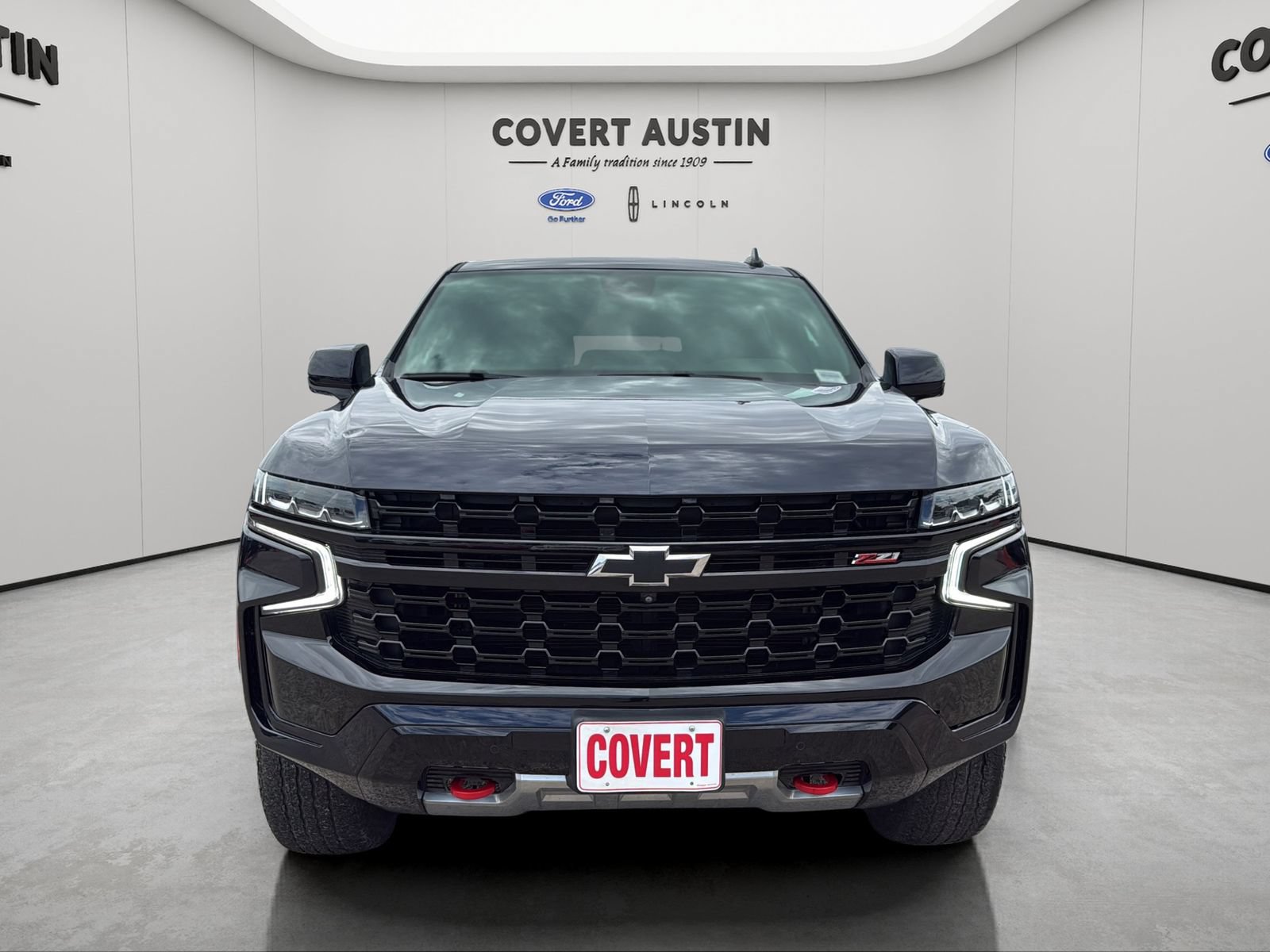 Used 2023 Chevrolet Suburban Z71 w/ Luxury Package AWD/4WD image 9