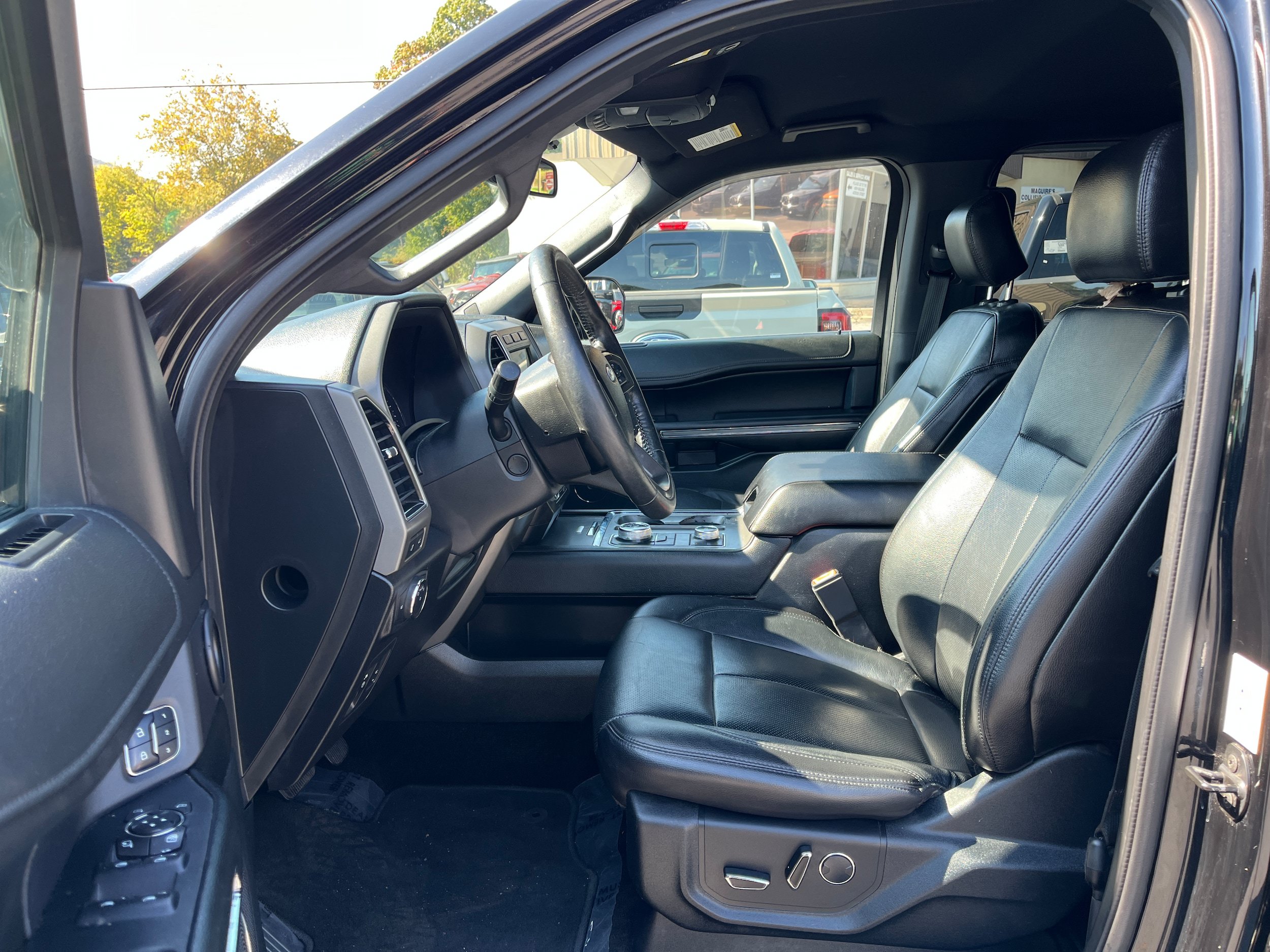 Certified 2018 Ford Expedition Max XLT w/ Equipment Group 202A AWD/4WD image 15