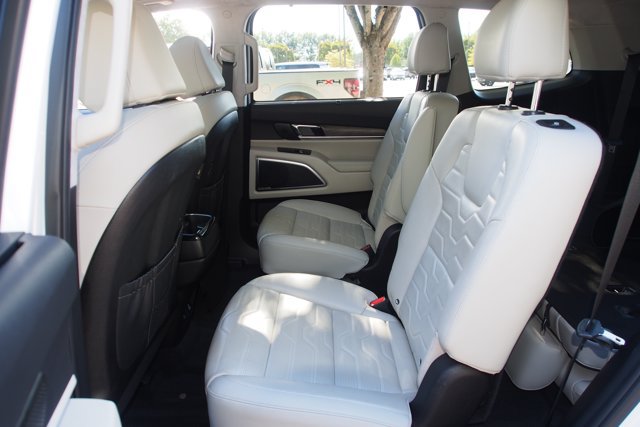 Used 2022 Kia Telluride SX w/ SX Prestige Package AWD/4WD image 23