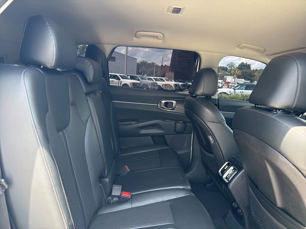 Used 2021 Kia Sorento S FWD image 14
