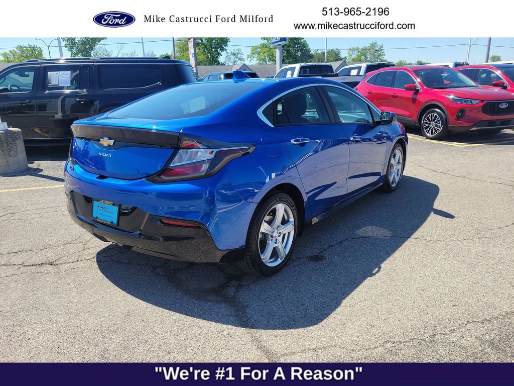 Used 2018 Chevrolet Volt LT w/ Comfort Package FWD image 5