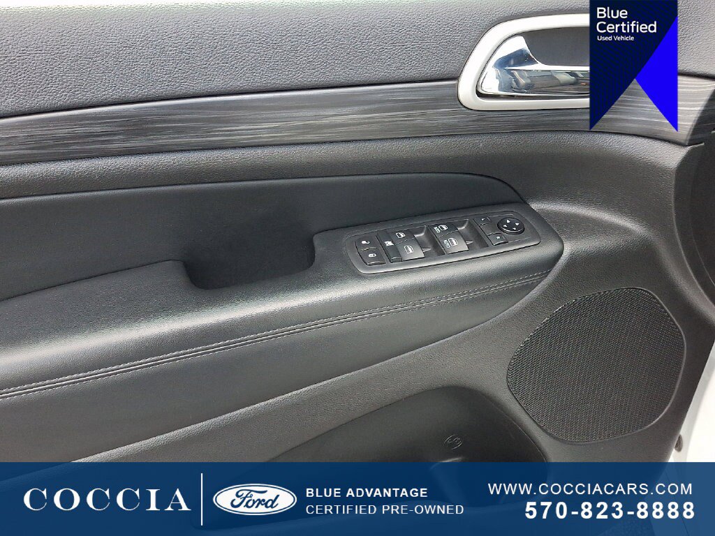 Used 2020 Jeep Grand Cherokee Altitude AWD/4WD image 12