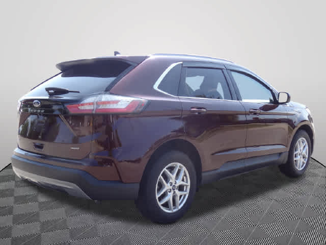 Certified 2022 Ford Edge SEL w/ Convenience Package AWD/4WD image 3
