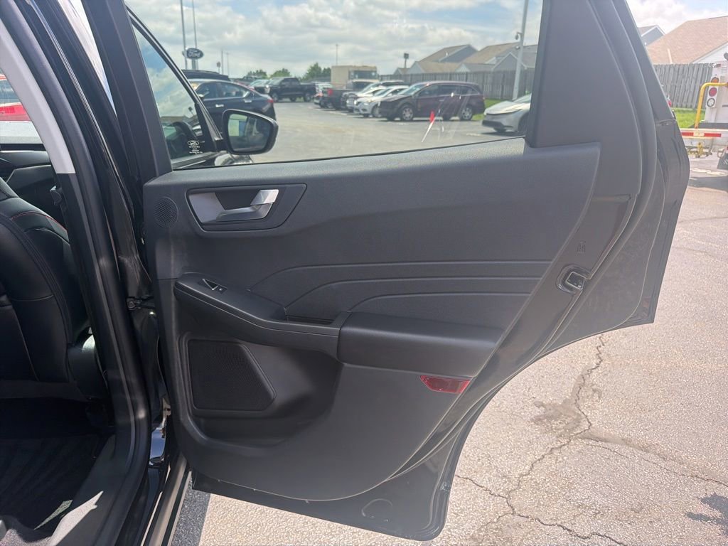 Certified 2022 Ford Escape SEL w/ SEL Stealth AWD Package image 42