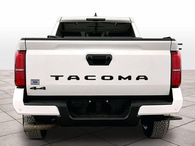 Used 2024 Toyota Tacoma TRD Off-Road w/ TRD Off Road Upgrade Package AWD/4WD image 4