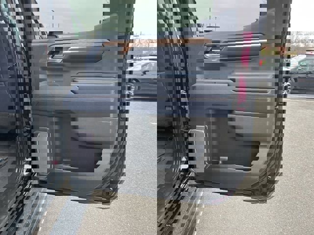 Used 2022 Chevrolet Silverado 1500 High Country w/ Technology Package image 20