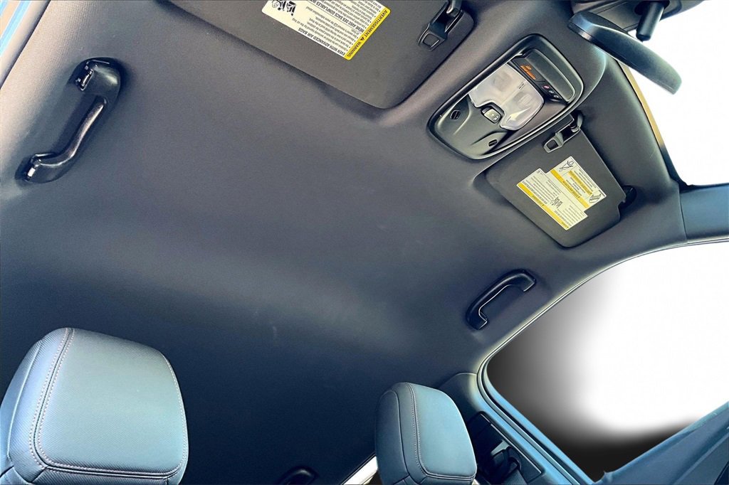 Used 2022 Chevrolet TrailBlazer RS w/ Technology Package image 22