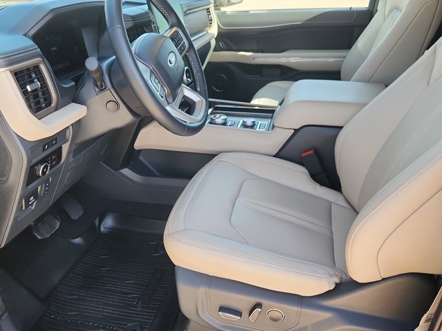 Certified 2024 Ford Expedition Limited AWD/4WD image 7