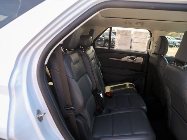 Certified 2025 Ford Explorer Active w/ Active Comfort Package AWD/4WD image 39