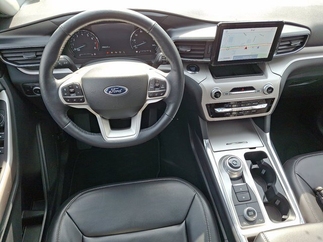 Certified 2023 Ford Explorer XLT w/ Equipment Group 202A AWD/4WD image 13