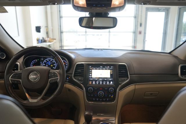 Used 2018 Jeep Grand Cherokee Overland AWD/4WD image 31