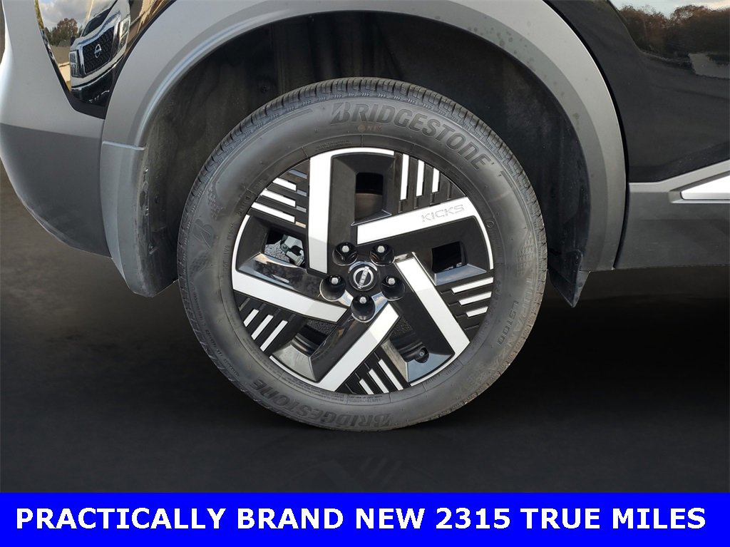 Used 2025 Nissan Kicks SV image 5