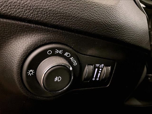 Used 2019 Jeep Compass Latitude w/ Popular Equipment Group FWD image 30