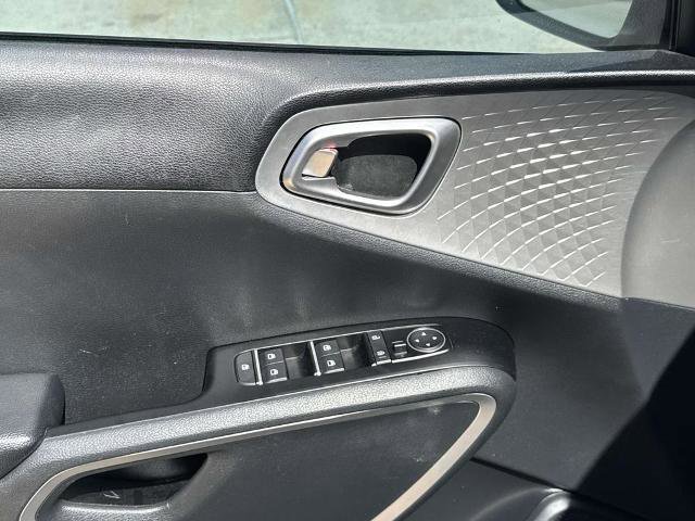 Used 2021 Kia Soul LX FWD image 23